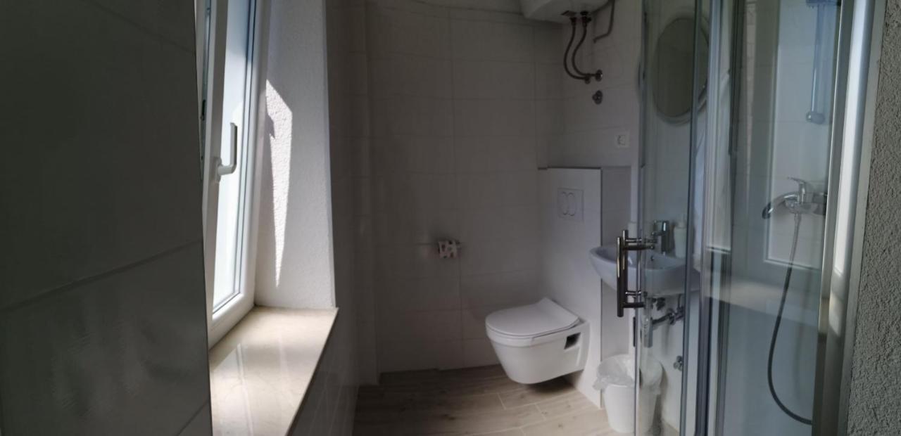 Apartments Vini And Ivana Sućuraj Екстериор снимка