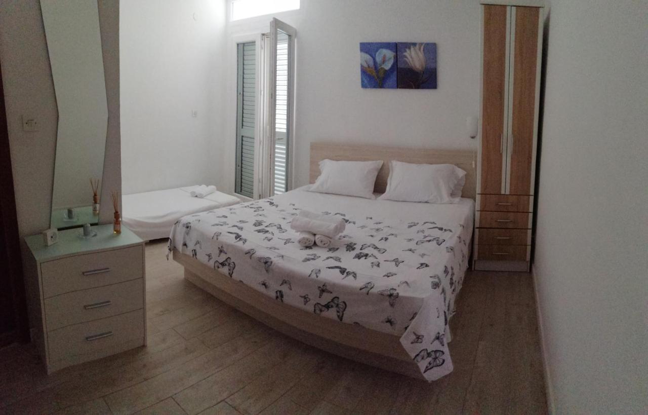 Apartments Vini And Ivana Sućuraj Екстериор снимка