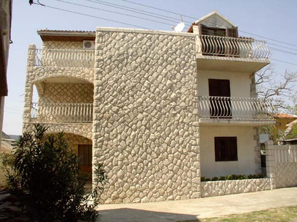 Apartments Vini And Ivana Sućuraj Екстериор снимка