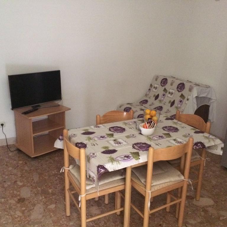 Apartments Vini And Ivana Sućuraj Екстериор снимка